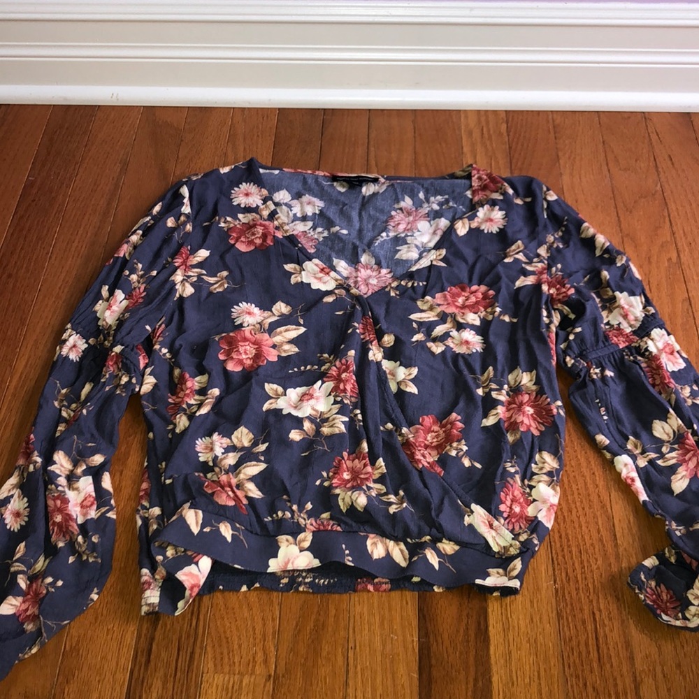 American eagle floral long sleeve shirt